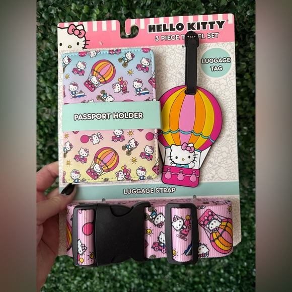 Hello Kitty Accessories - Hello Kitty 3-Piece Travel Set Brand New